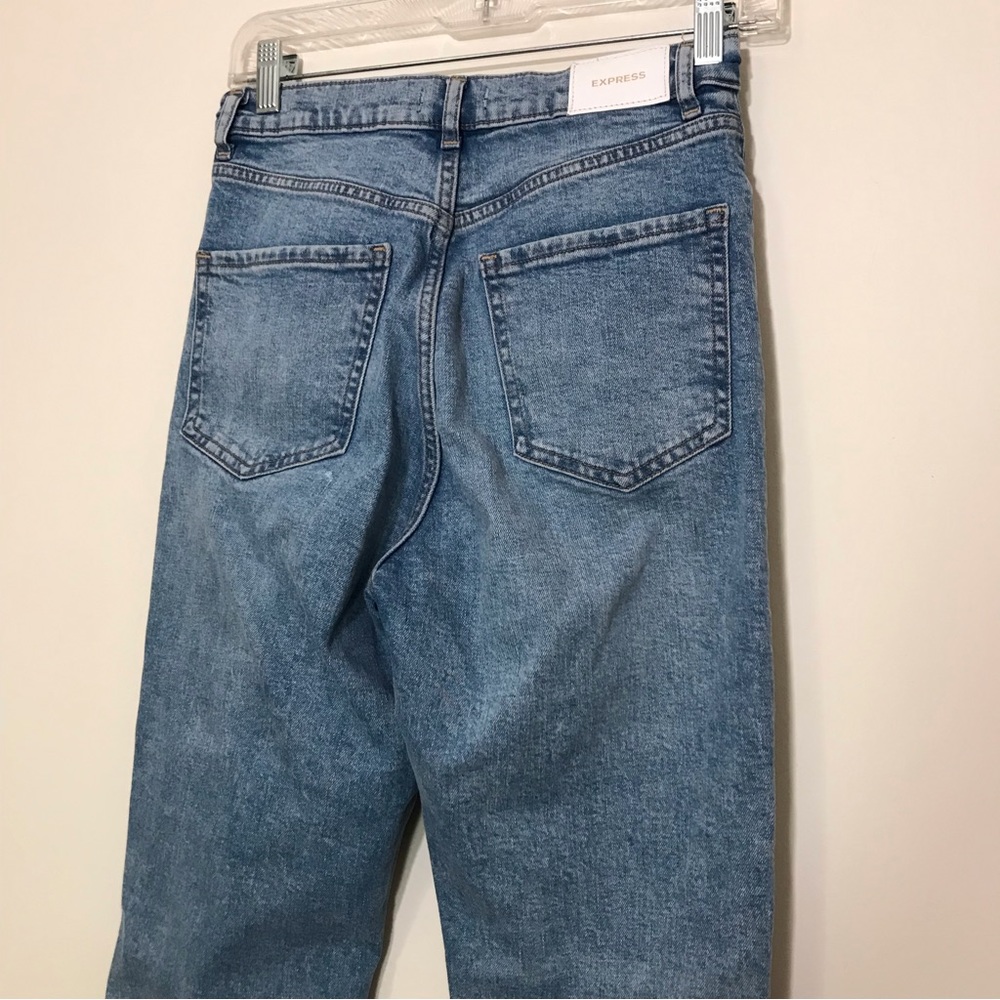 Express Mom Jean Super High Rise Size 2 Light Wash Distressed Denim - Picture 6 of 12